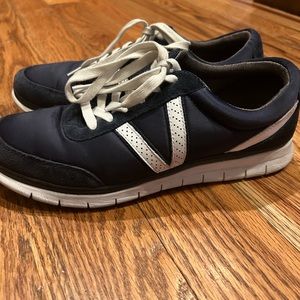 Vionic Nana lace up sneaker
